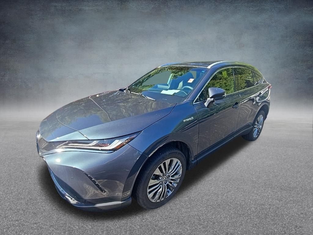 Used 2021 Coastal Gray Toyota XLE image 3