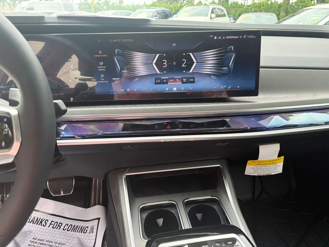 2026 BMW 7 Series 740i - Photo 17