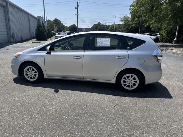 Used 2014 Silver Toyota Three image 8