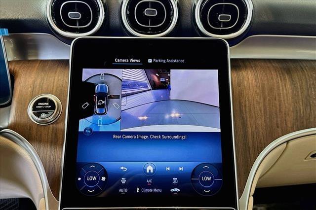 New 2026 Polar White Mercedes-Benz GLC 300 image 43