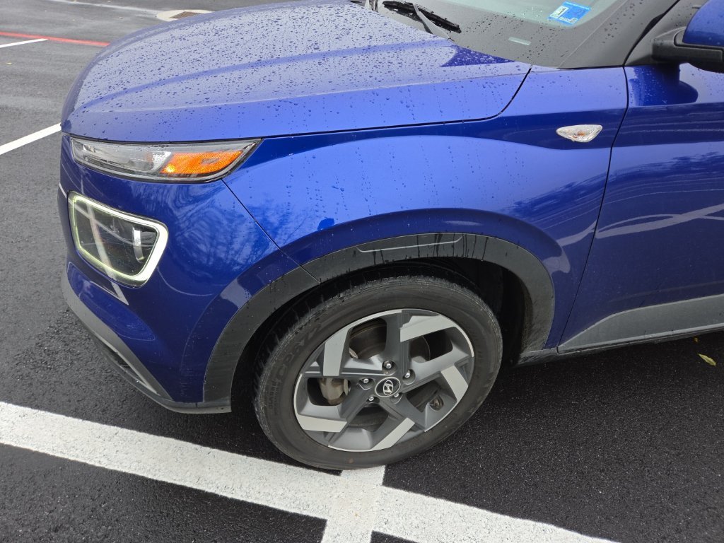 2022 Hyundai Venue Limited - Photo 13