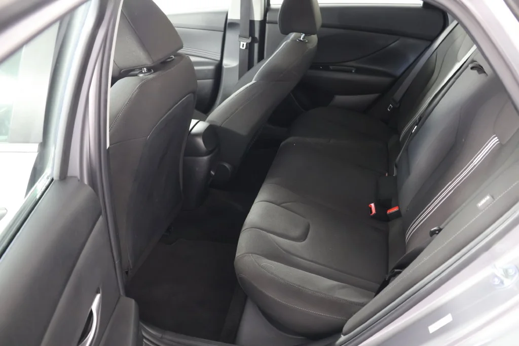 Used 2025 Fluid Metal Hyundai SEL Convenience image 21
