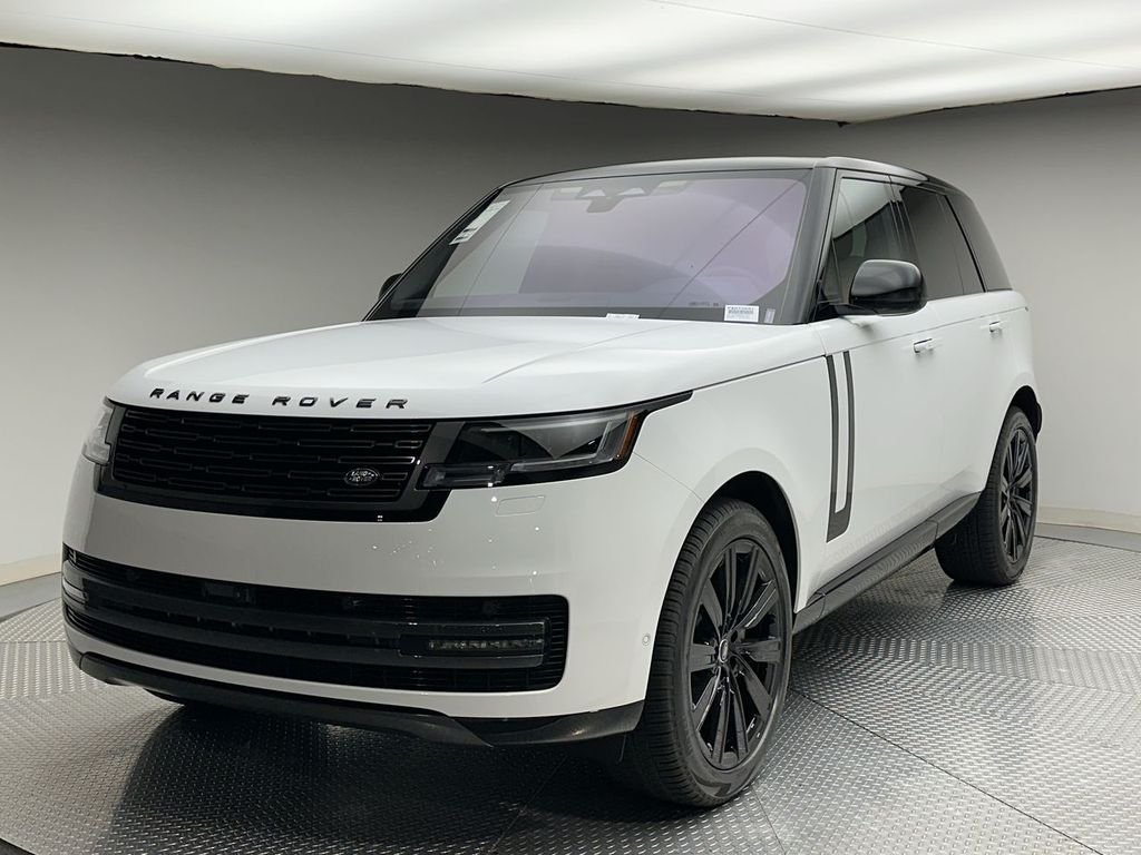 Used 2023  Land Rover SE image 1