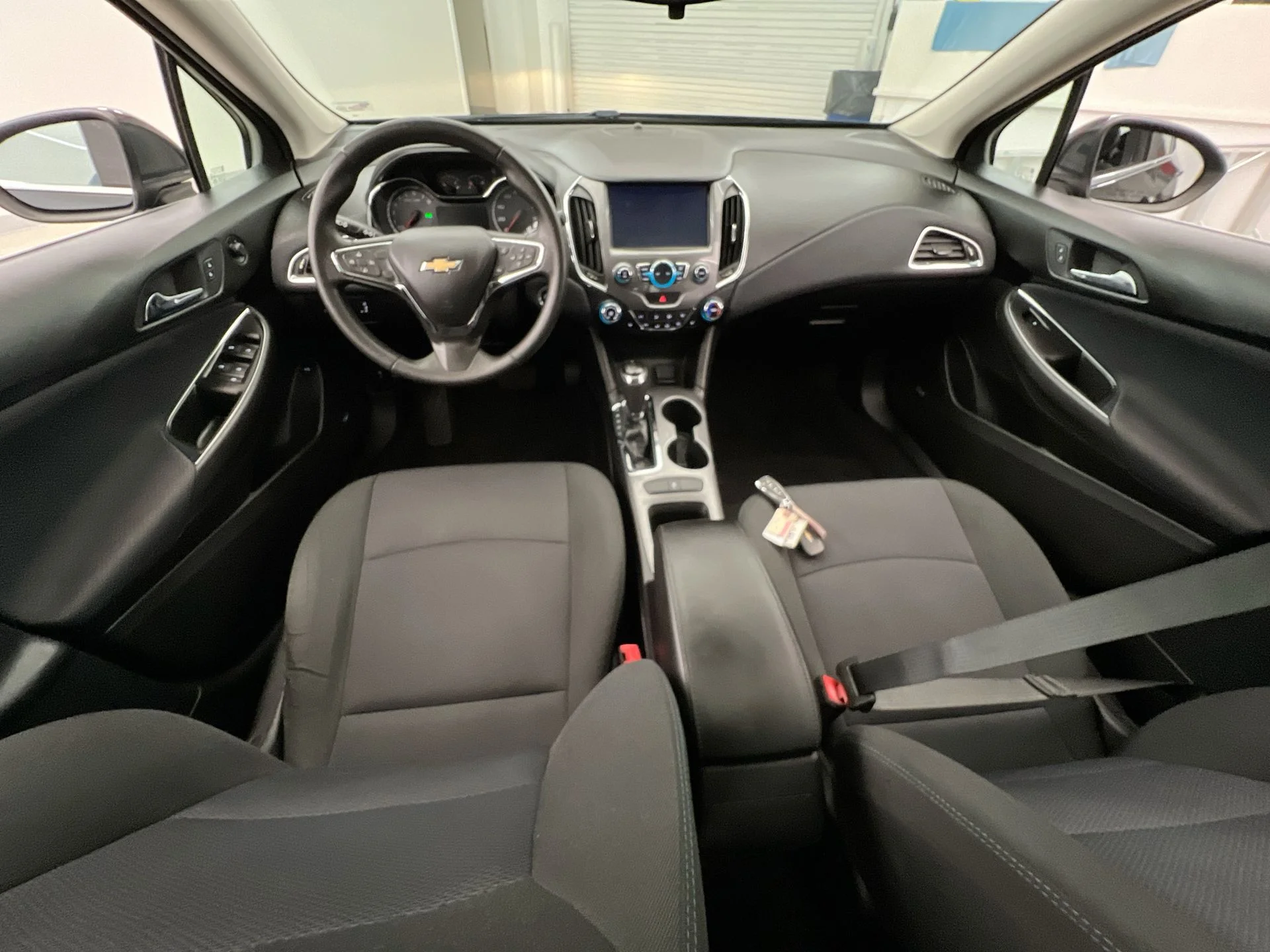 Used 2018 Chevrolet Cruze LT with VIN 1G1BE5SM8J7188274 for sale in Loveland, OH