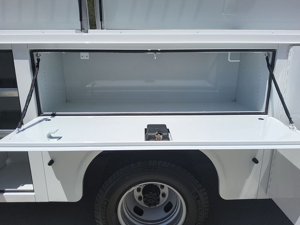 New 2025 Oxford White Ford XL image 17