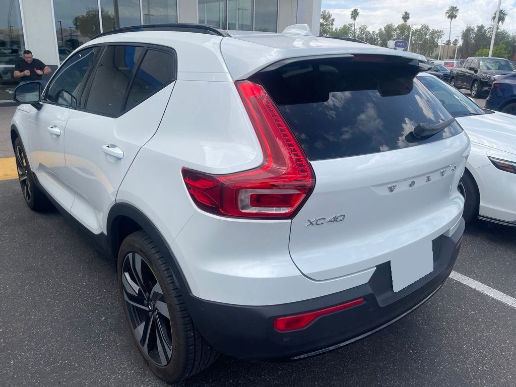 Used 2023 Crystal White Volvo Ultimate image 4