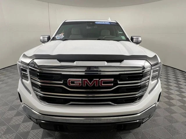 Used 2024 White GMC SLT image 2
