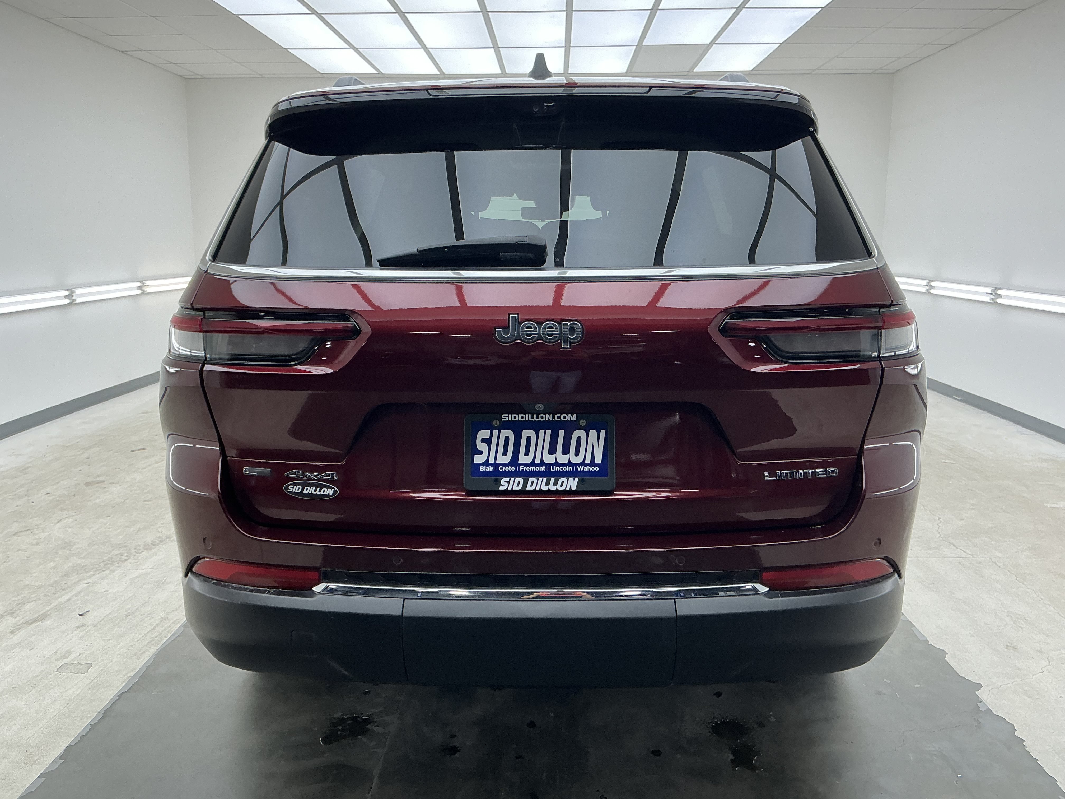 Used 2022 Velvet Red Pearlcoat Jeep Limited image 5