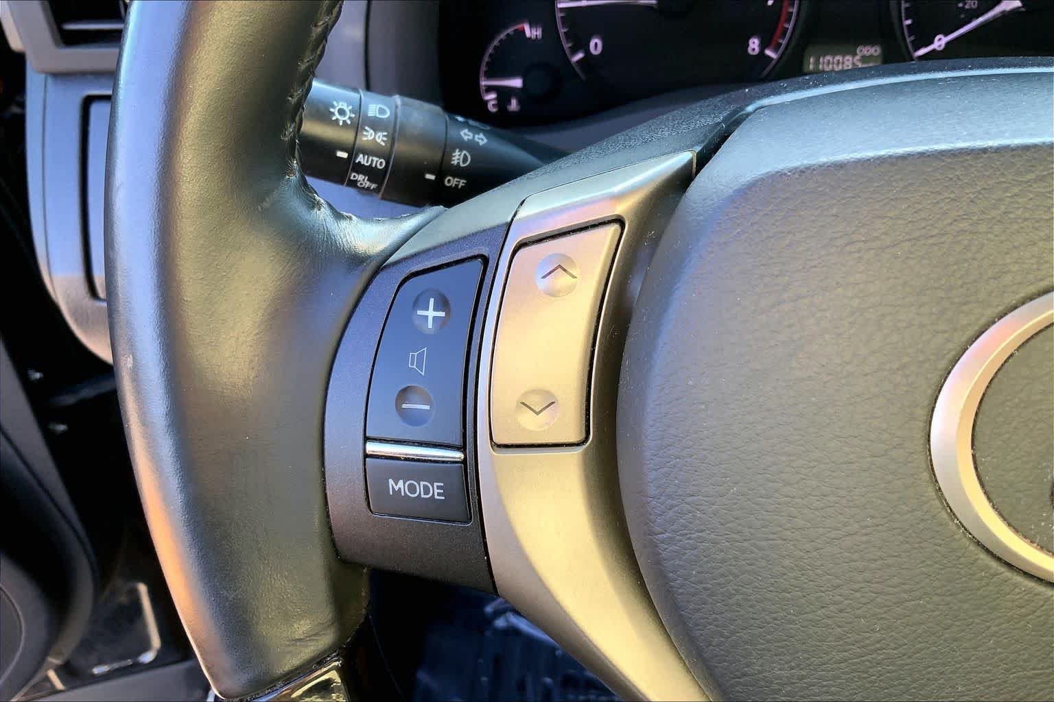 Used 2014 Obsidian Lexus  image 23