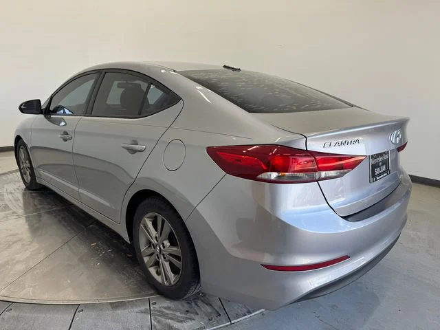 Used 2017 Shale Gray Metallic Hyundai SE image 9