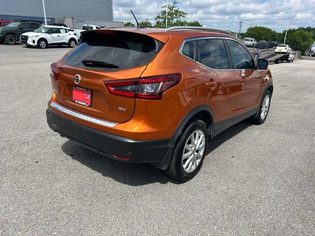 Used 2022 Orange Nissan SV image 3