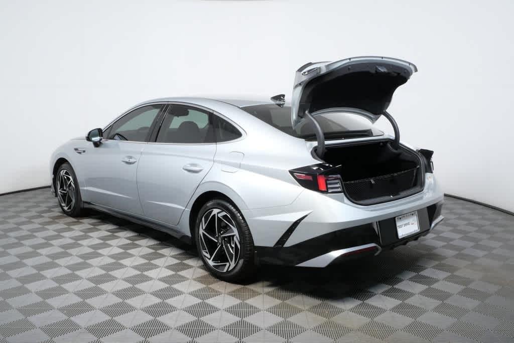 New 2026 Aero Silver Hyundai SEL Sport image 10