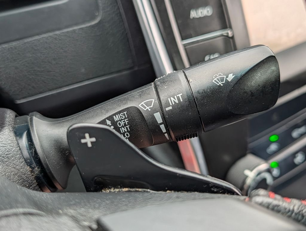 Used 2015 White Toyota SE image 27