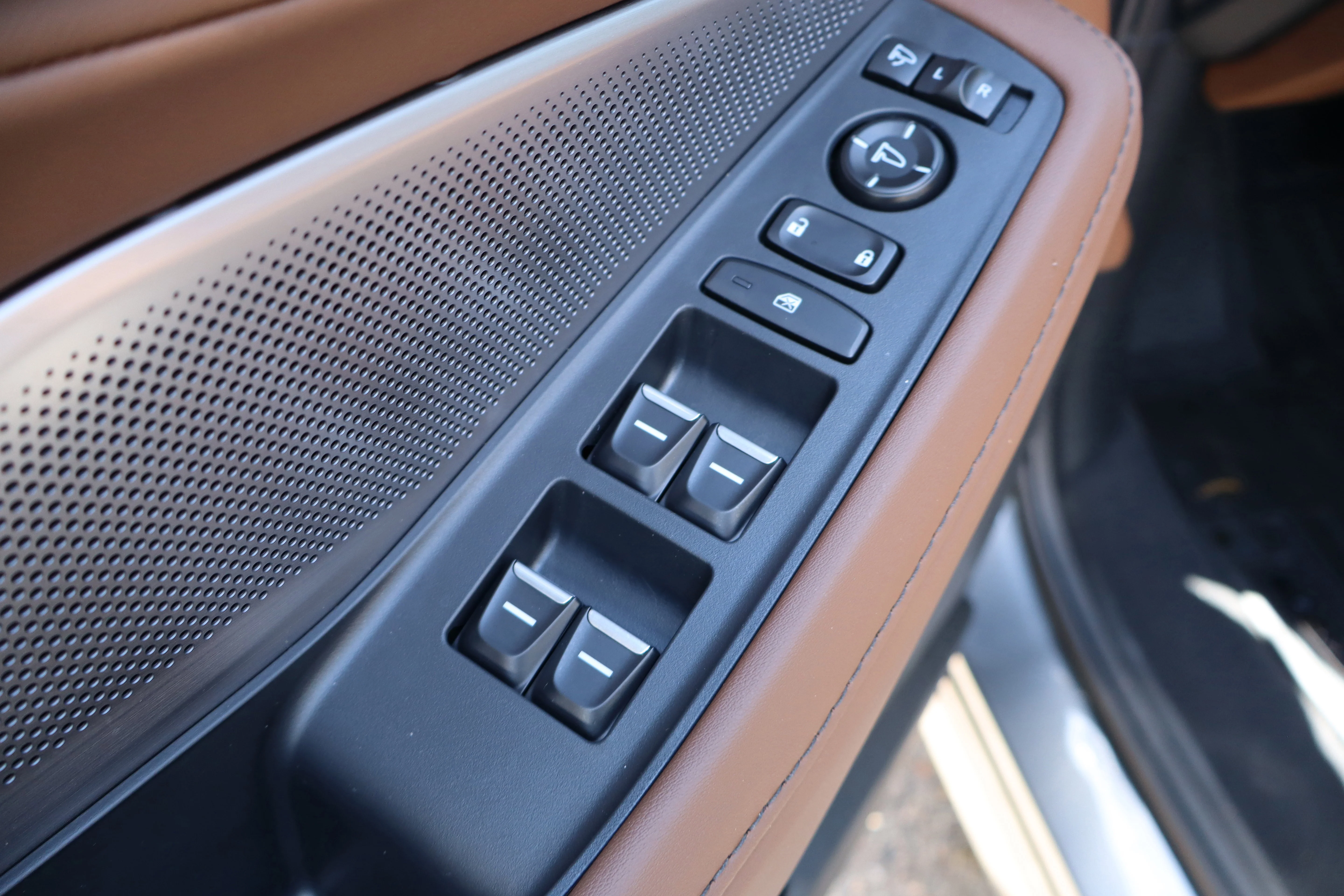 New 2026 Liquid Carbon Metallic Acura w/Technology Package image 24