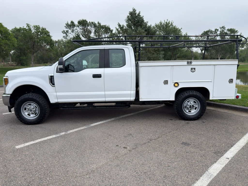 Used 2019 Oxford White Ford XL image 2