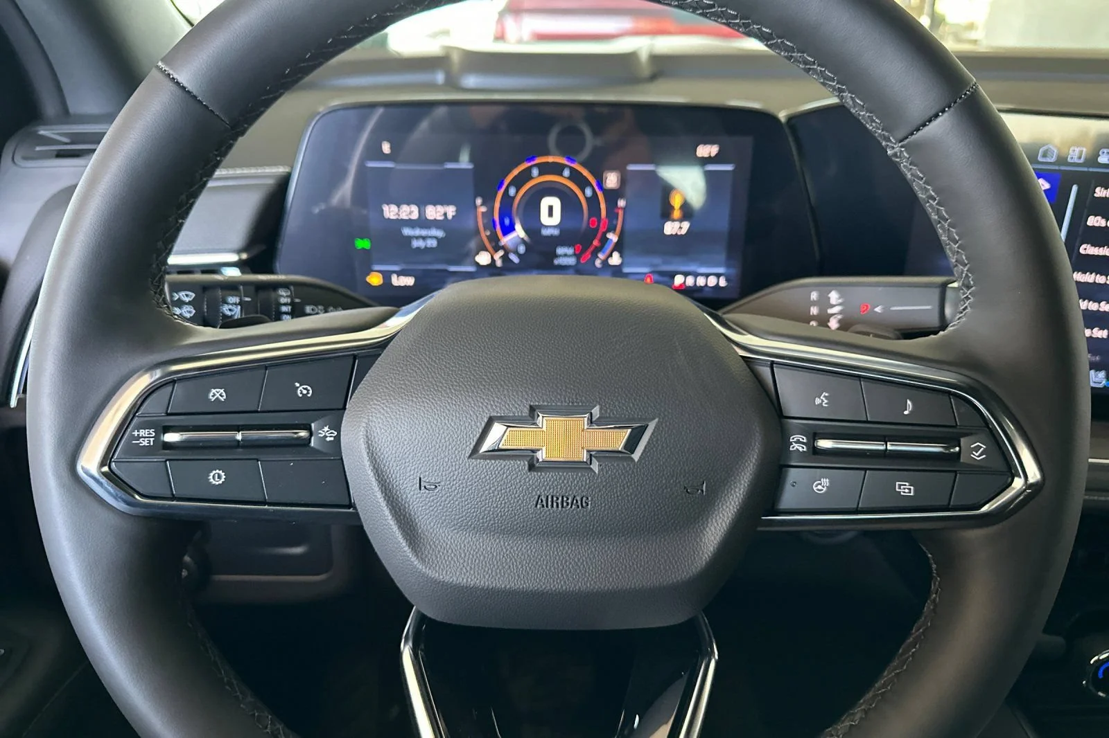 New 2025 Sterling Gray Metallic Chevrolet Premier image 25