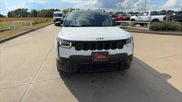 New 2026 Bright White Clear-Coat Exterior Paint Jeep Limited image 4
