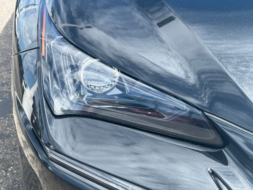 Used 2019 Black Lexus 300h image 34
