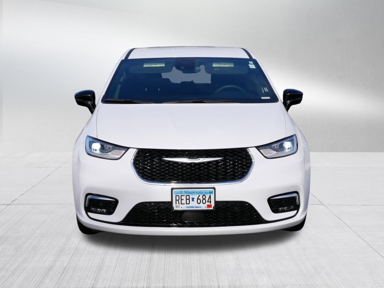 Used 2025 Chrysler Pacifica Select with VIN 2C4RC1BG0SR502255 for sale in Brooklyn Park, Minnesota