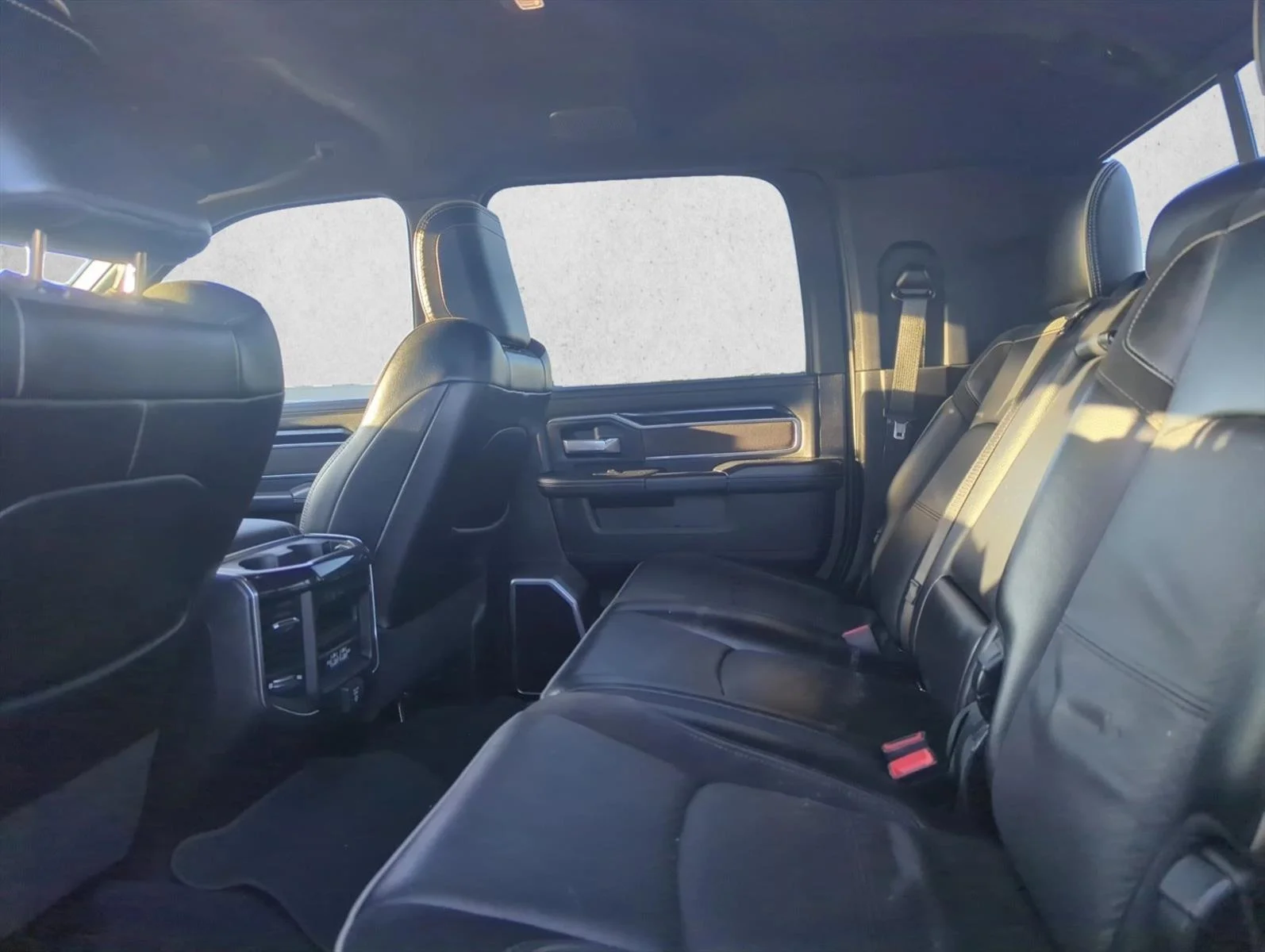 Used 2023 Granite Crystal Metallic Clearcoat Ram Laramie image 18