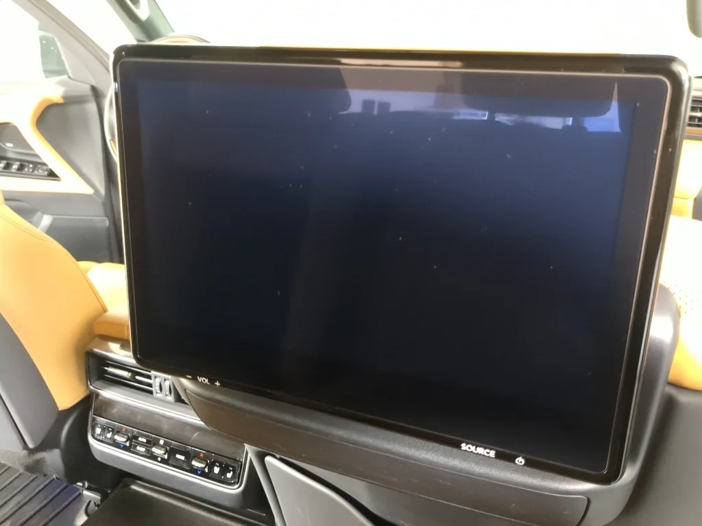 Used 2023 White Lexus Luxury image 28