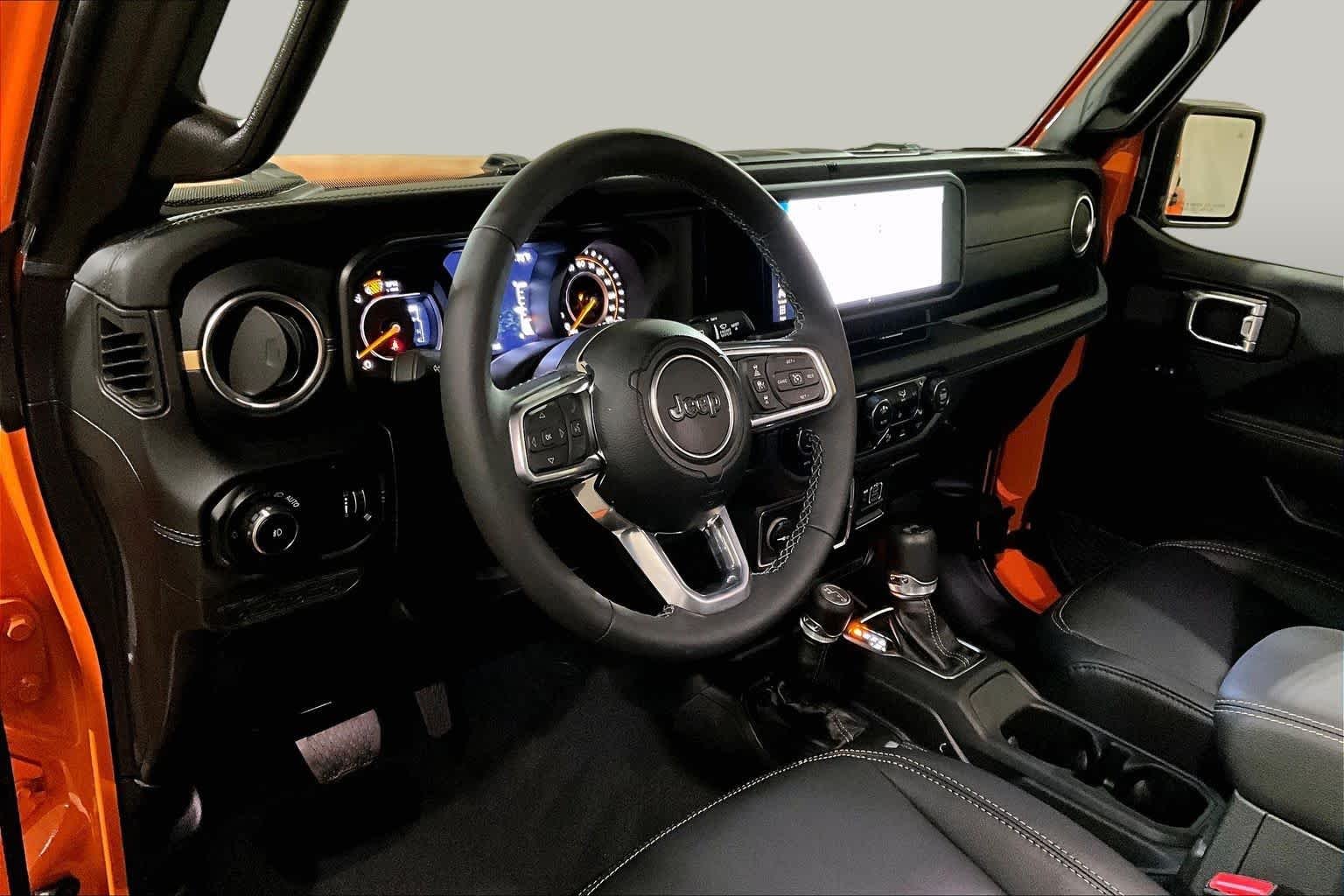 Used 2025 Joose Jeep Sahara image 16
