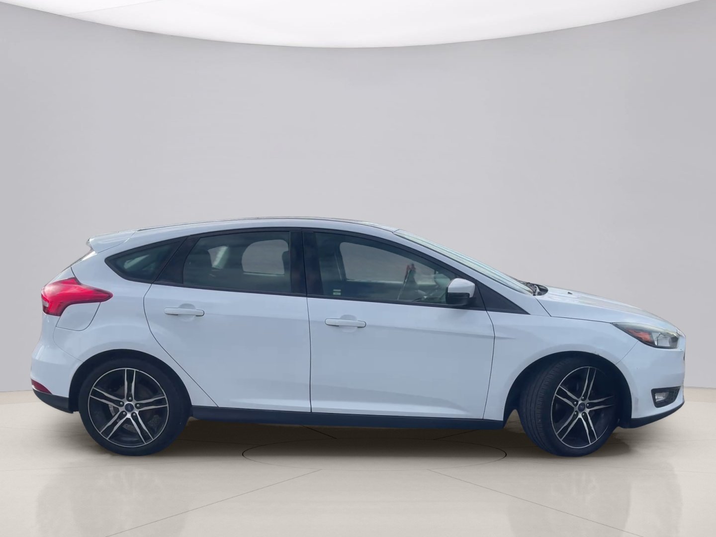 Used 2017 White Ford SE image 7
