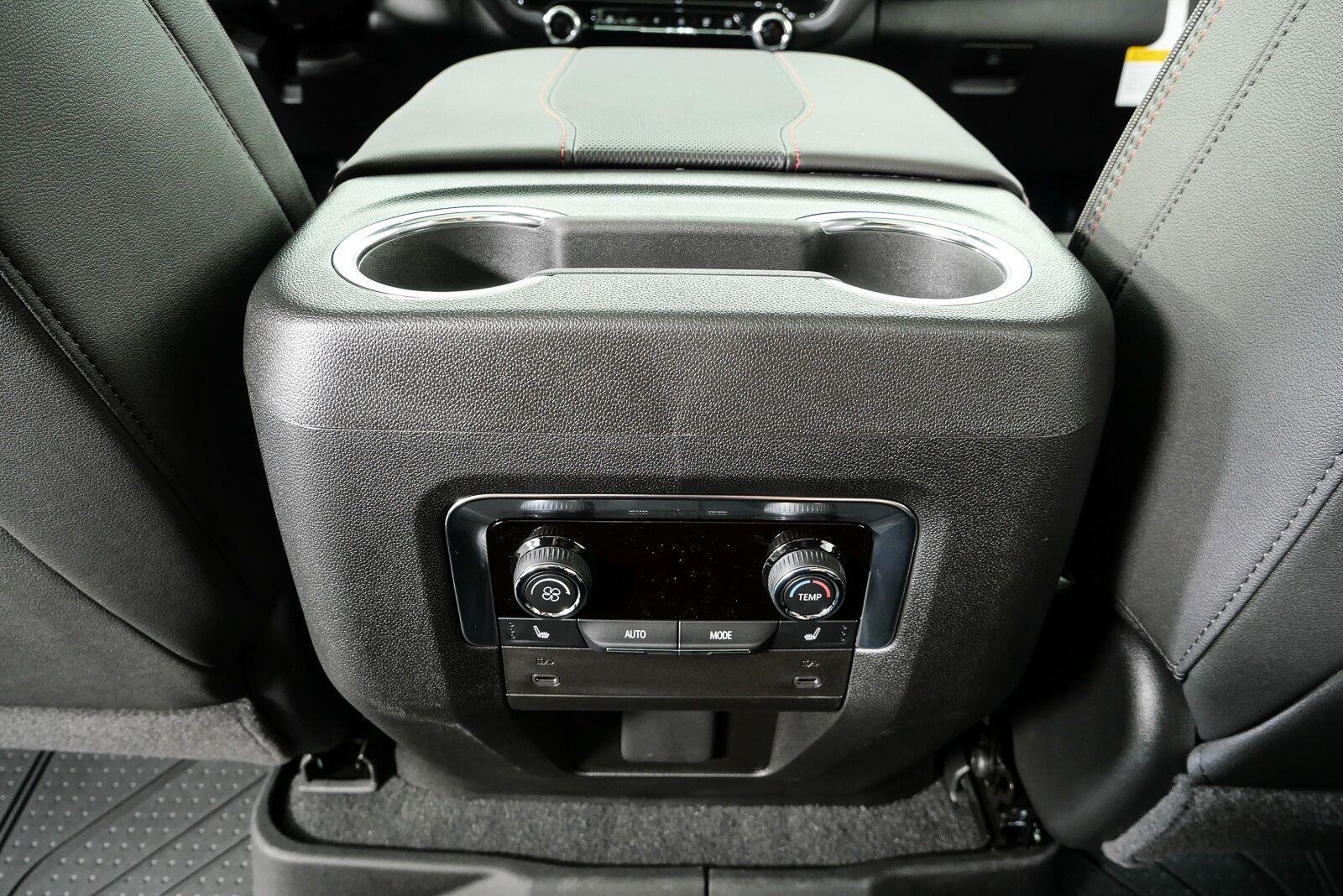 2026 Chevrolet Suburban RST - Photo 20