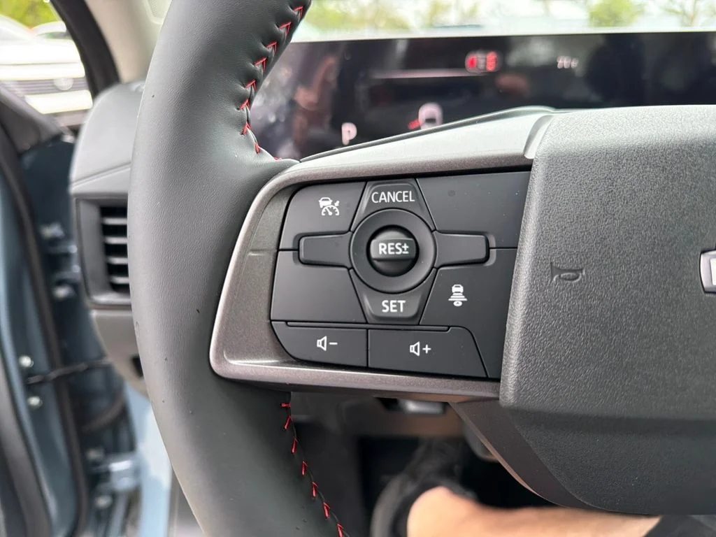 New 2026 Atlantic Gray Metallic / Super Black Two-tone Nissan SR image 20