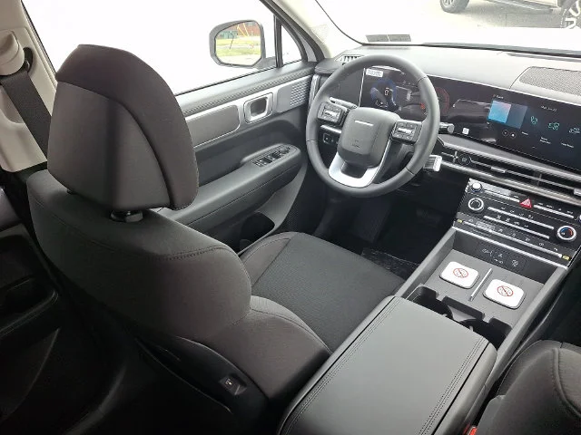 New 2026 White Hyundai SE image 9