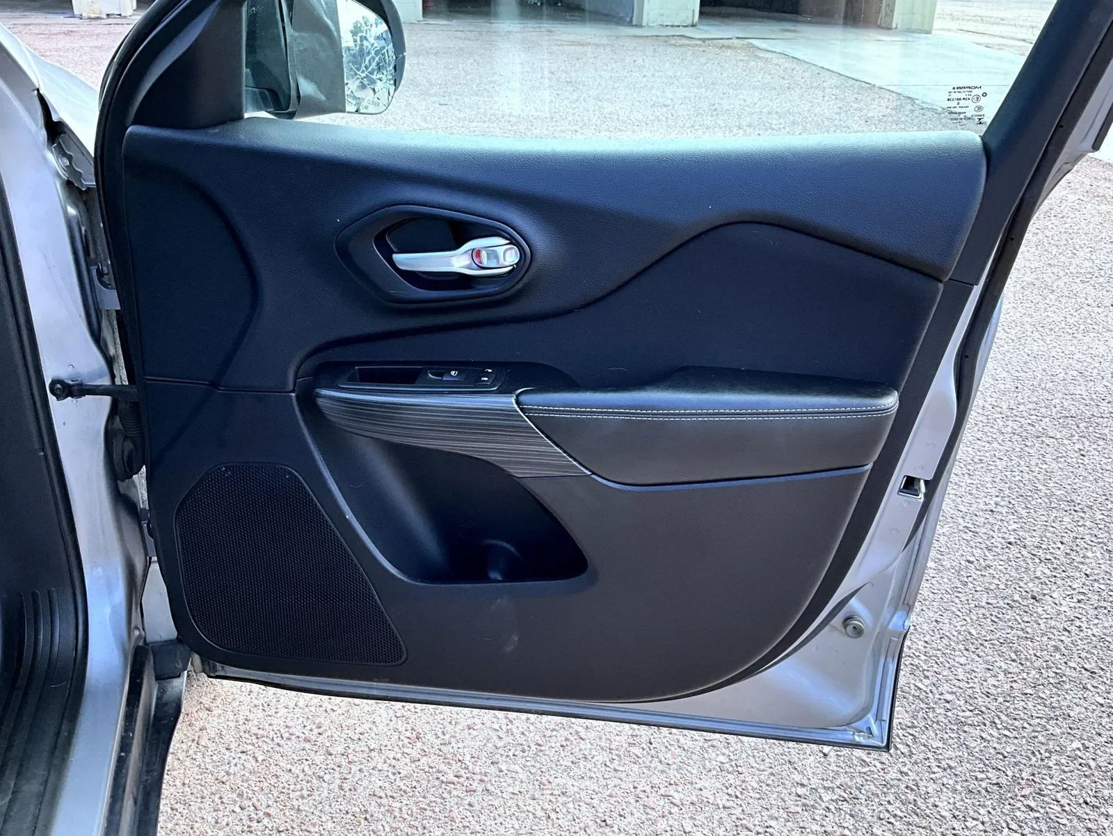 Used 2015 Silver Jeep Sport image 17