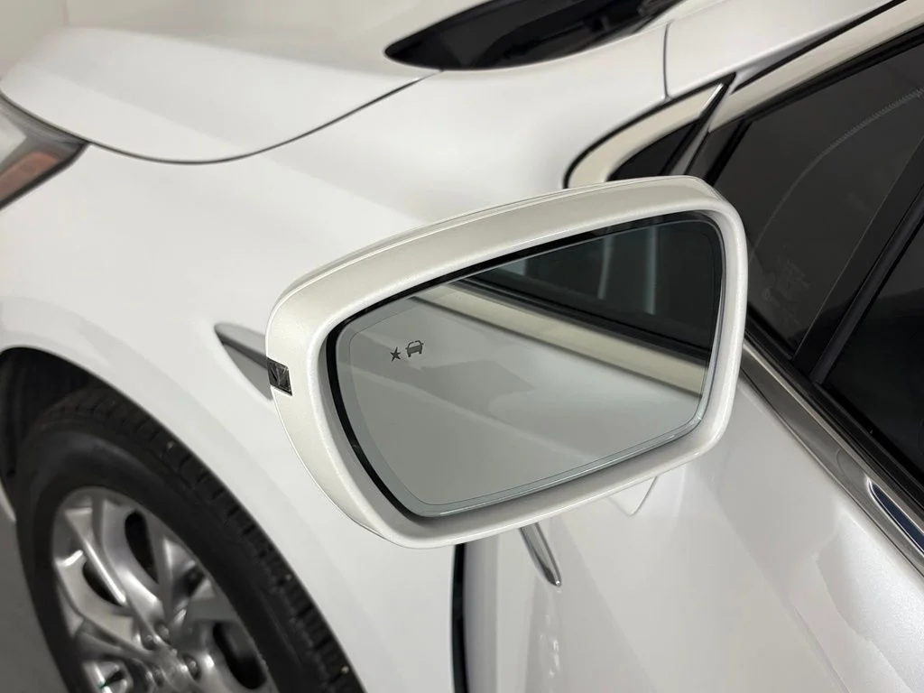 Used 2020 White Buick Avenir image 14
