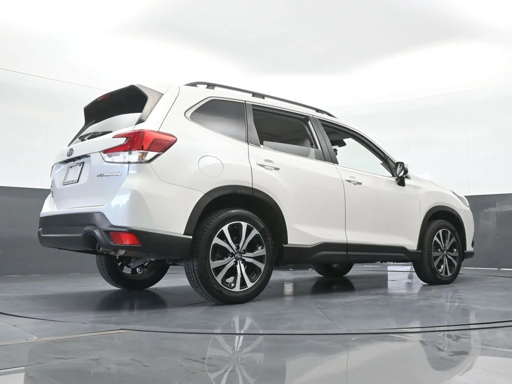 Used 2022 Crystal White Pearl Subaru Limited image 59