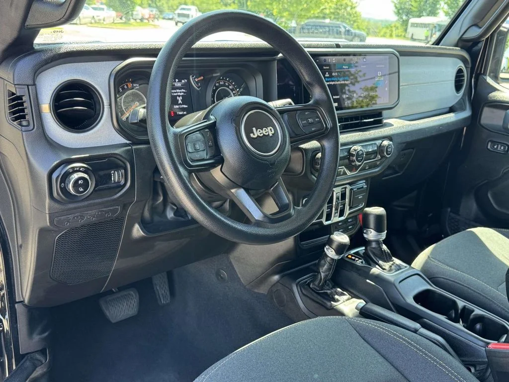 Used 2025 Black Jeep Nighthawk image 2