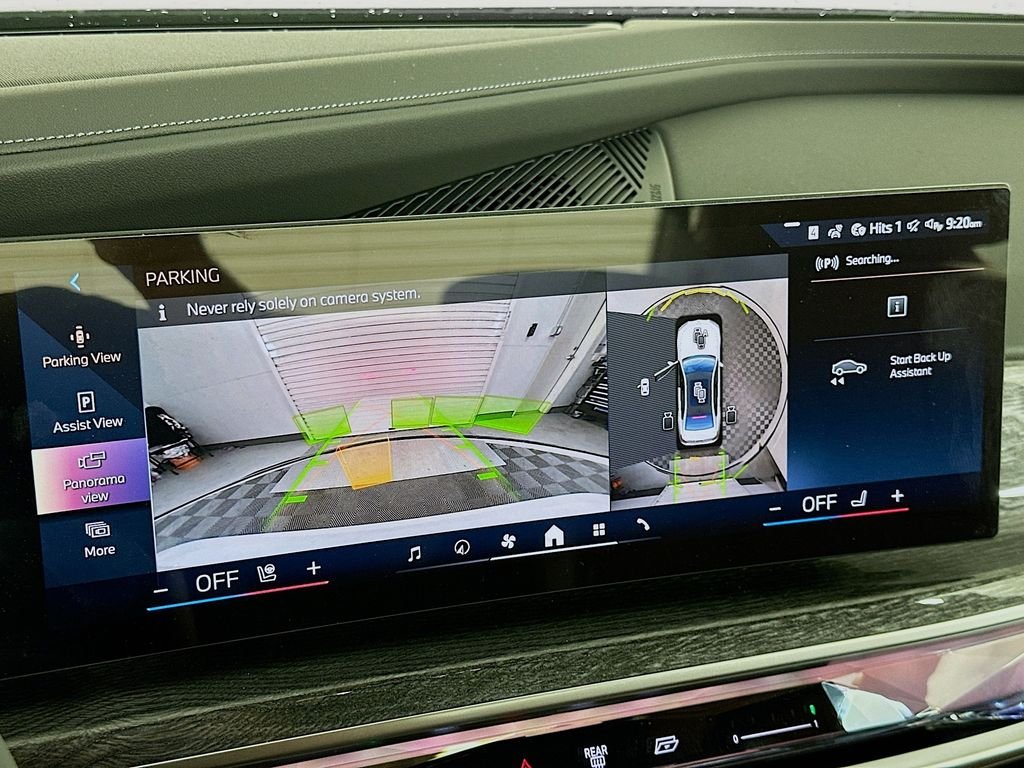 2025 BMW 7 Series 750e - Photo 13