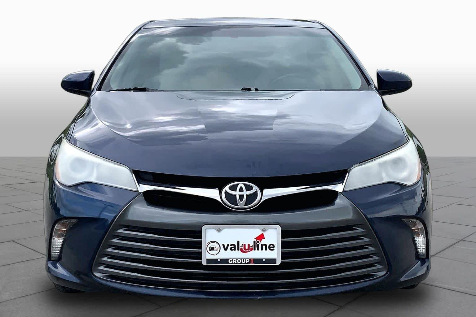 Used 2015 Parisian Night Pearl Toyota LE image 4