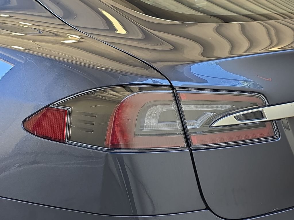 Used 2021  Tesla Long Range image 34