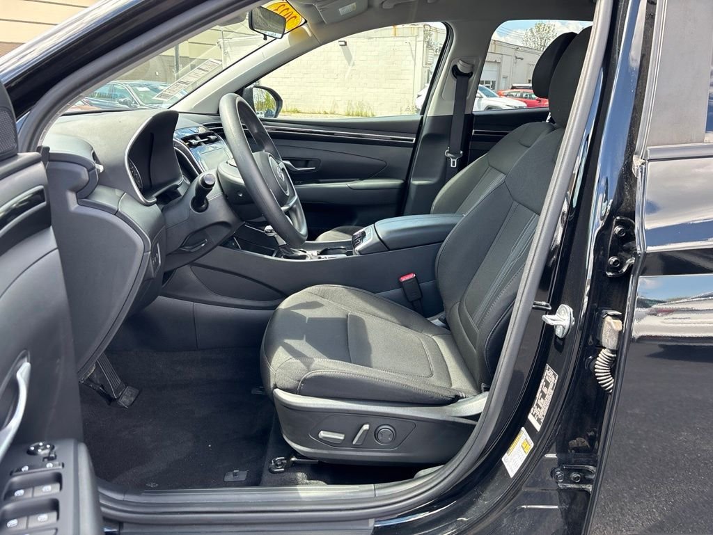 Used 2023 Black Hyundai SEL image 8