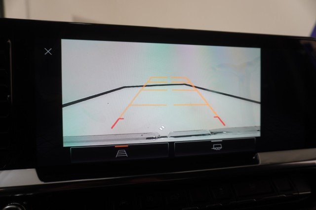 New 2026 Summit White GMC SLE image 29