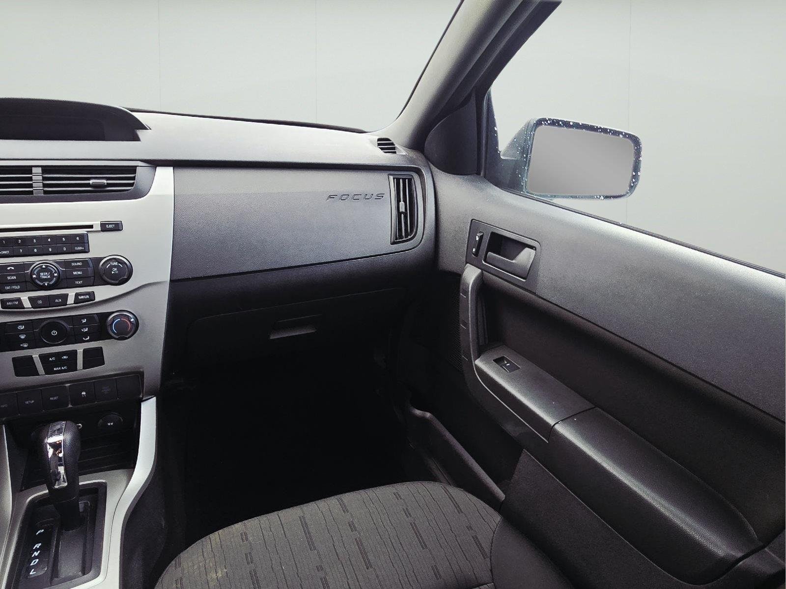 Used 2010  Ford SE image 23