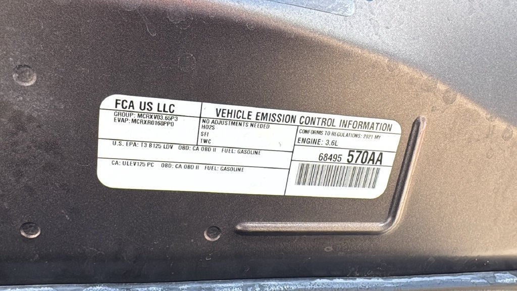 Used 2021 Gray Dodge SXT image 9
