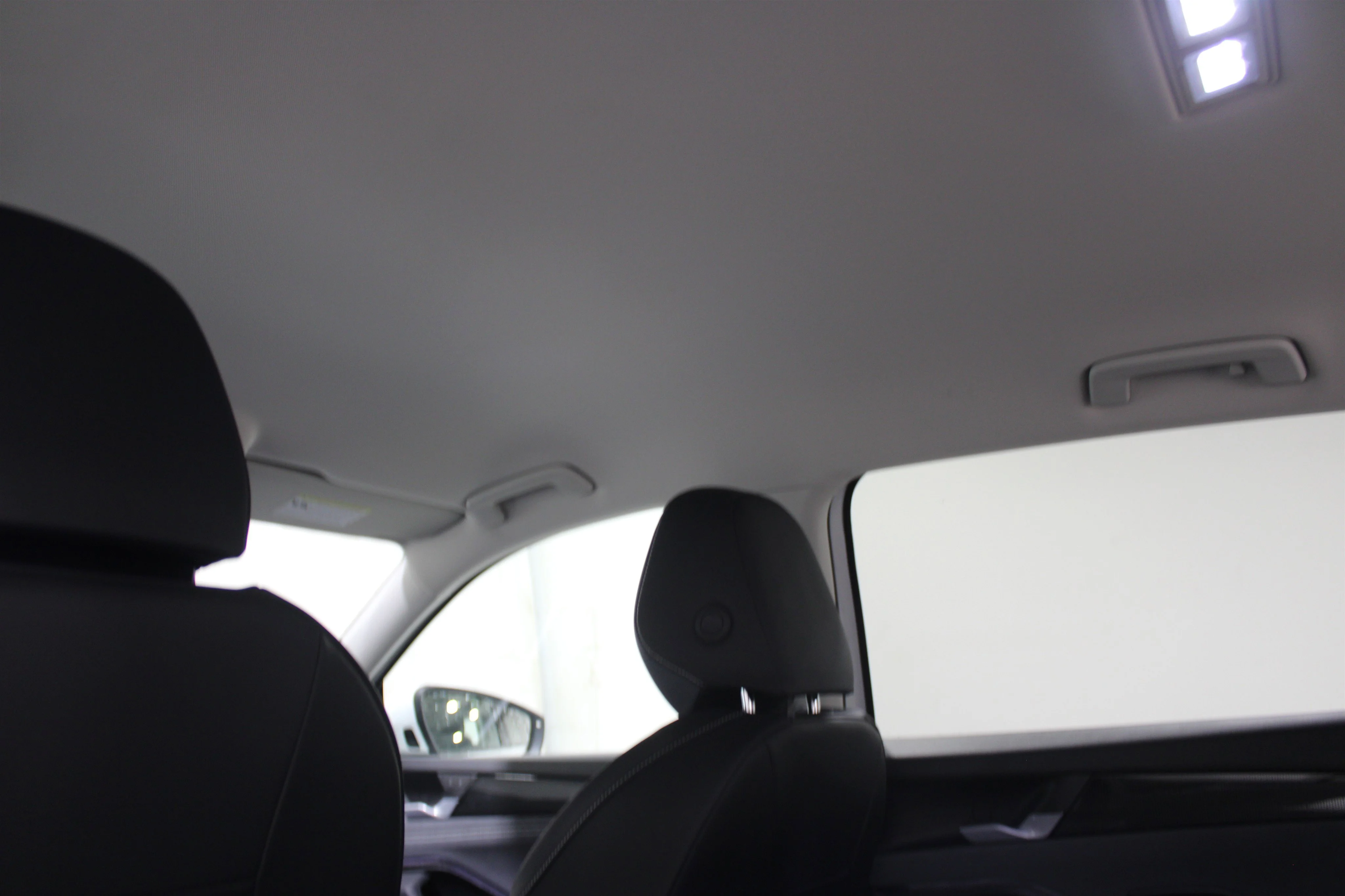 New 2026 Pure White Volkswagen SE image 20
