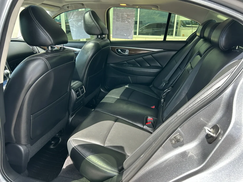 Used 2015 Graphite Shadow INFINITI Premium image 18