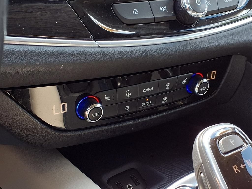 2018 Buick Enclave Essence - Photo 9