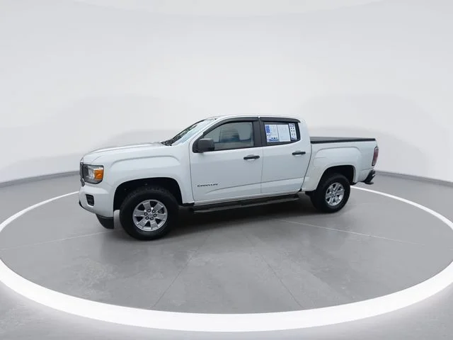 Used 2017 White GMC Base image 4