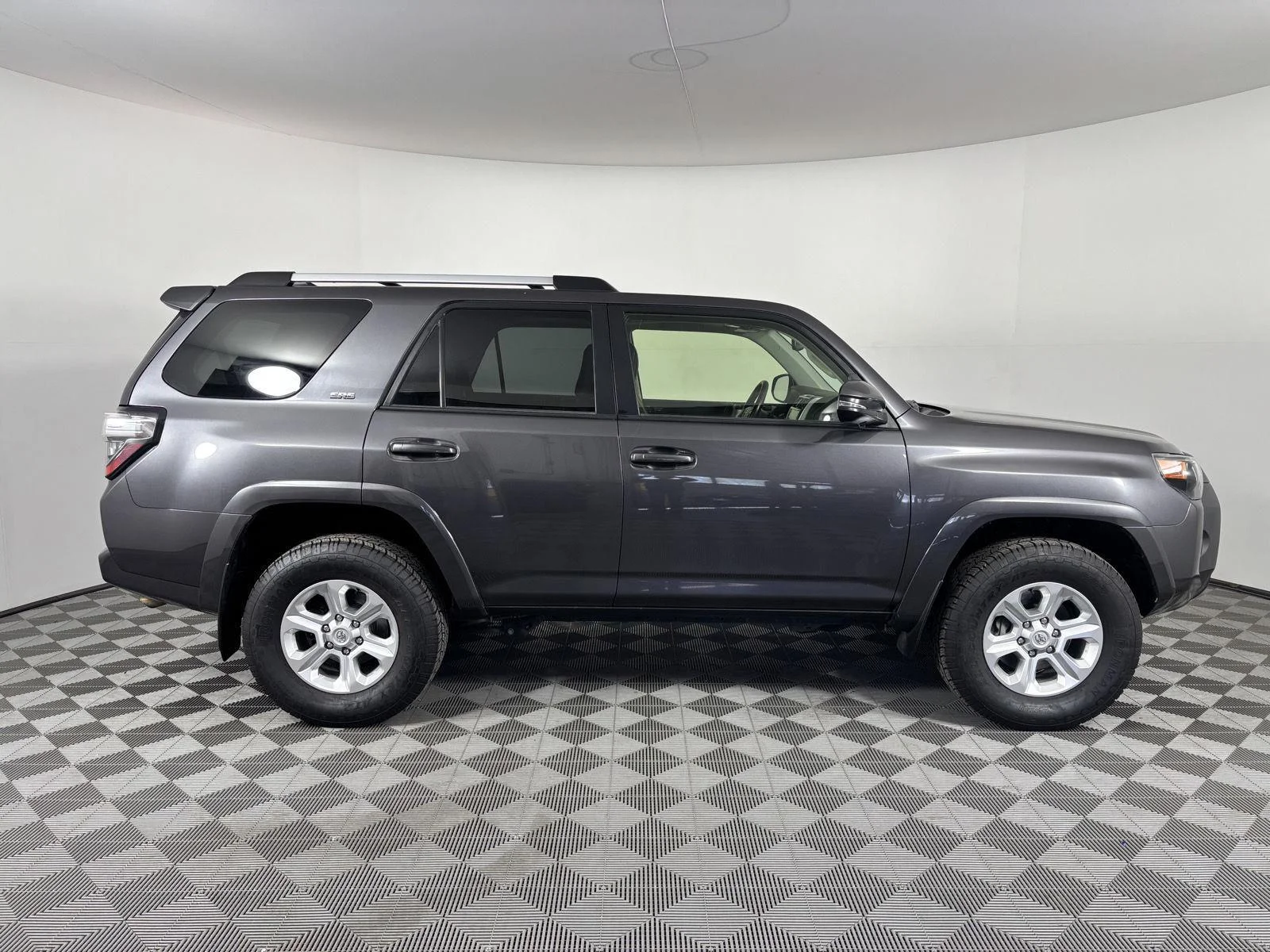 Used 2023 Magnetic Gray Metallic Toyota SR5 Premium image 9