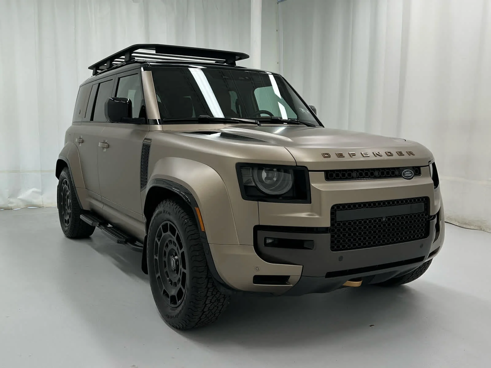 2025 Land Rover Defender 110 Octa P635's photo
