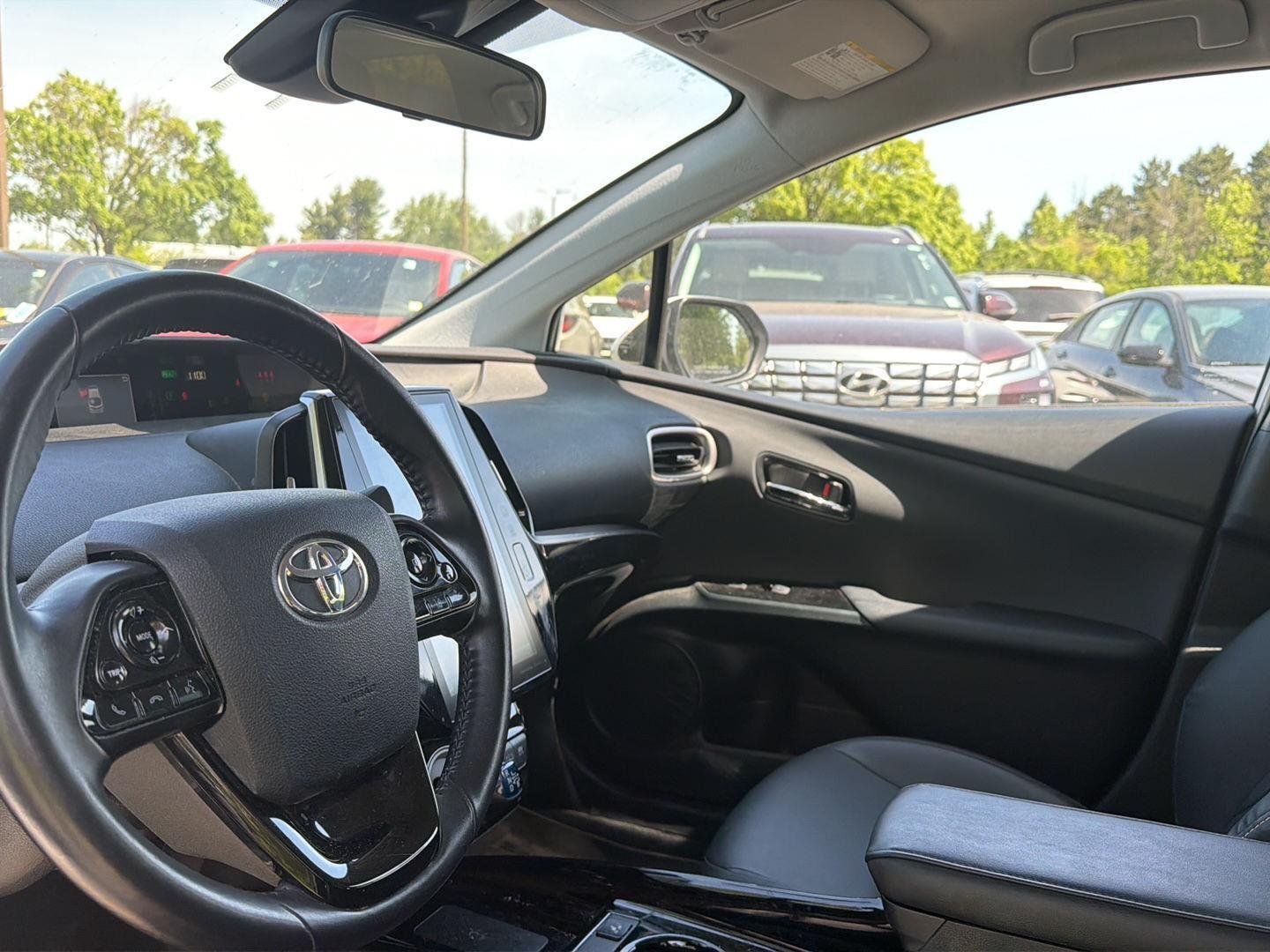 Used 2022 Wind Chill Pearl Toyota XLE image 7