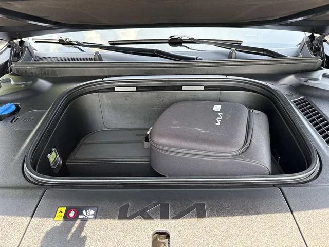 Used 2024  Kia Land image 10