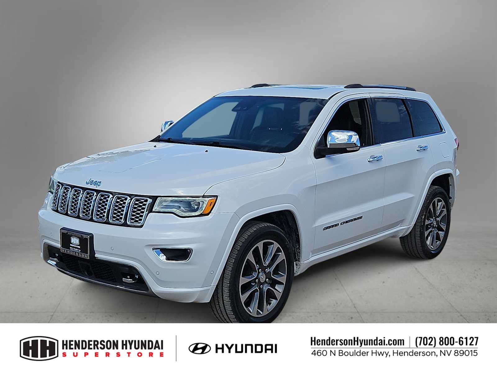 Used 2017 Ivory 3-Coat Jeep Overland image 4
